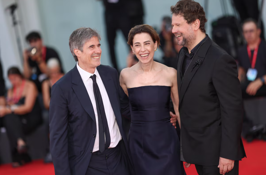 Walter Salles,Fernanda Torres e Selton Mello em 1.º de setembro de 2024, dia de exibição do filme 'Ainda Estou Aqui', no Festival de Veneza