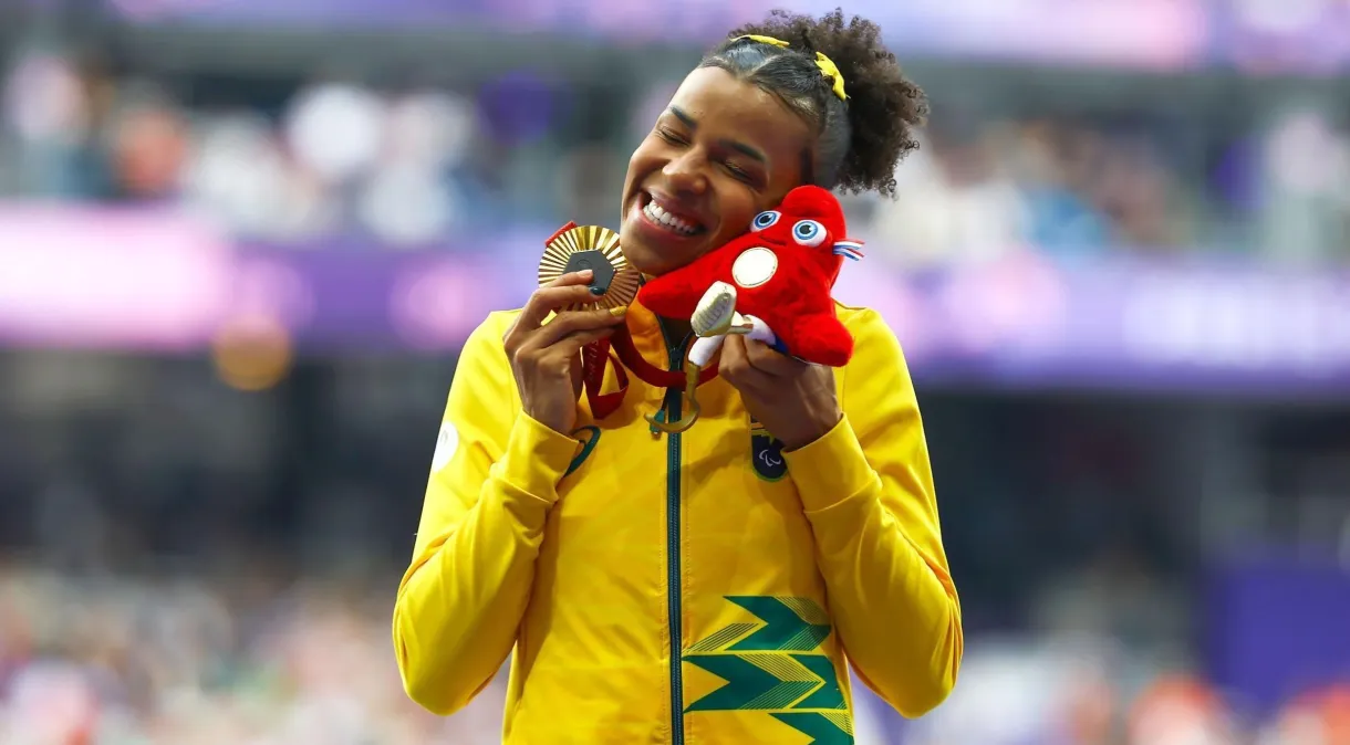 Rayane Soares conquistou a medalha de ouro e bateu o recorde mundial nos 400m T13.