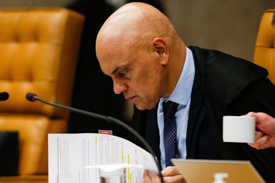 Investigação para investigar vazamento de mensagens de auxiliares de seu gabinete foi aberta por ordem de Moraes