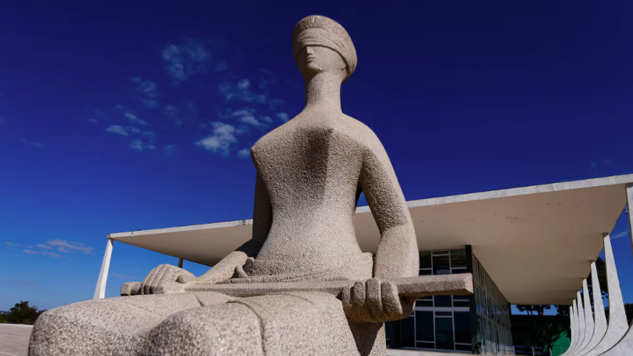 O monumento A Justiça, em frente ao Supremo Tribunal Federal (STF).
