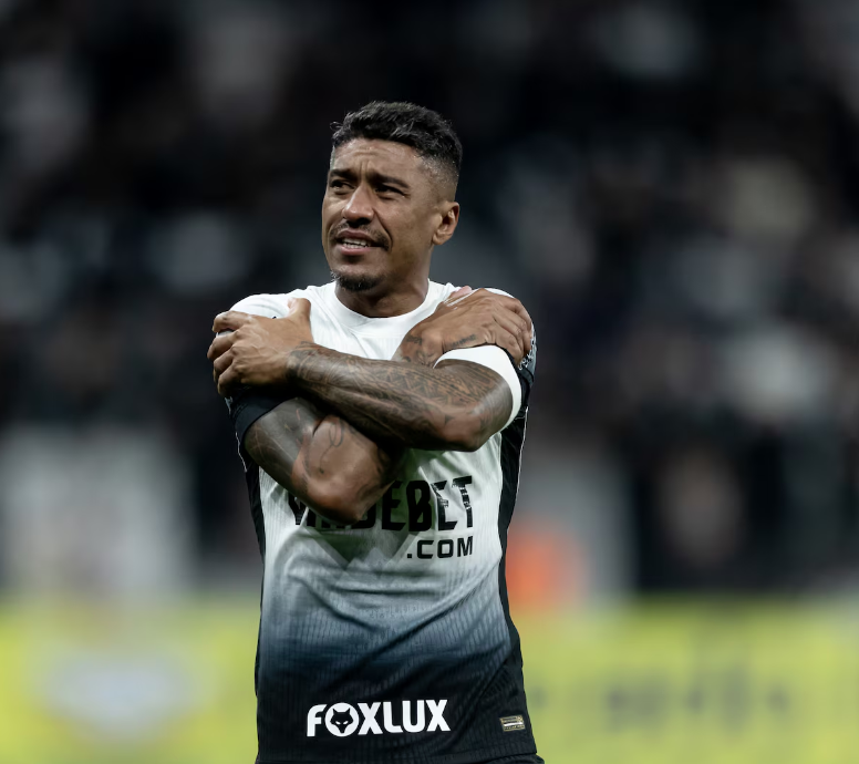 ídolo do Corinthians, Paulinho diz adeus à carreira de jogador.