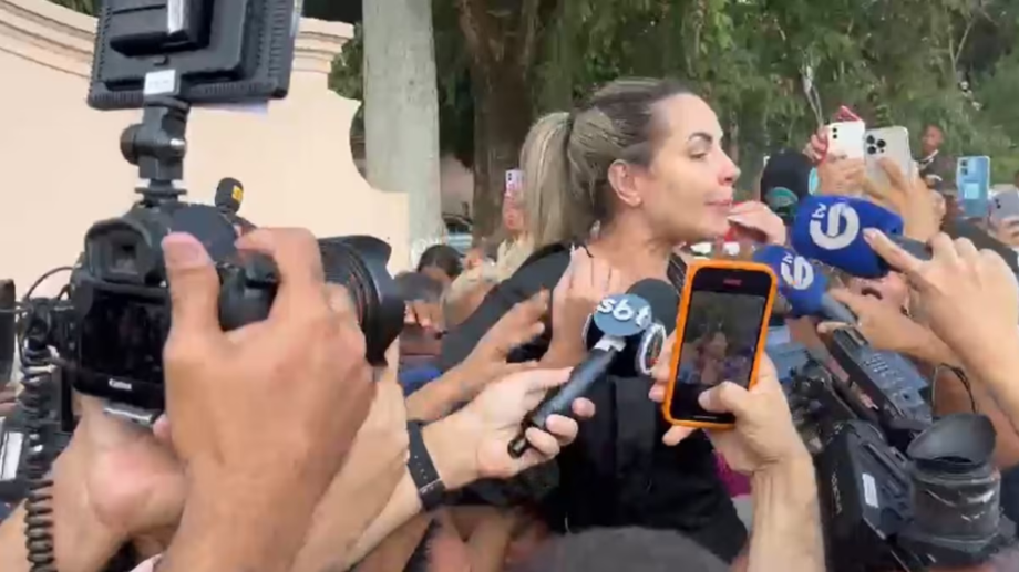 Deolane deixou a cadeia no Recife, mas depois foi mandada de volta para presídio.