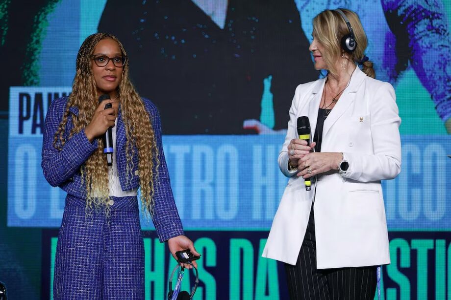 Rebeca Andrade e Nadia Comaneci juntas de evento do COB em São Paulo.