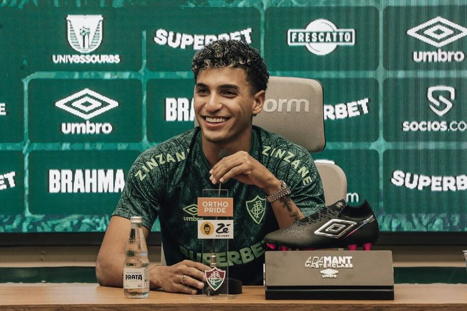 Colombiano Gabriel Fuentes fica 'sem palavras' com recepção de Marcelo no Fluminense