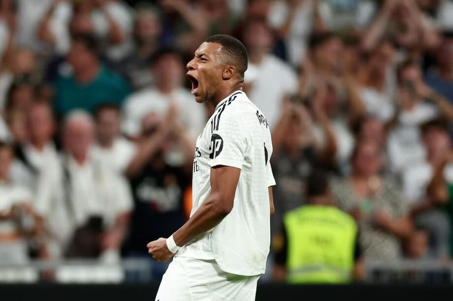 Kylian Mbappé comemora gol pelo Real Madrid no Espanhol