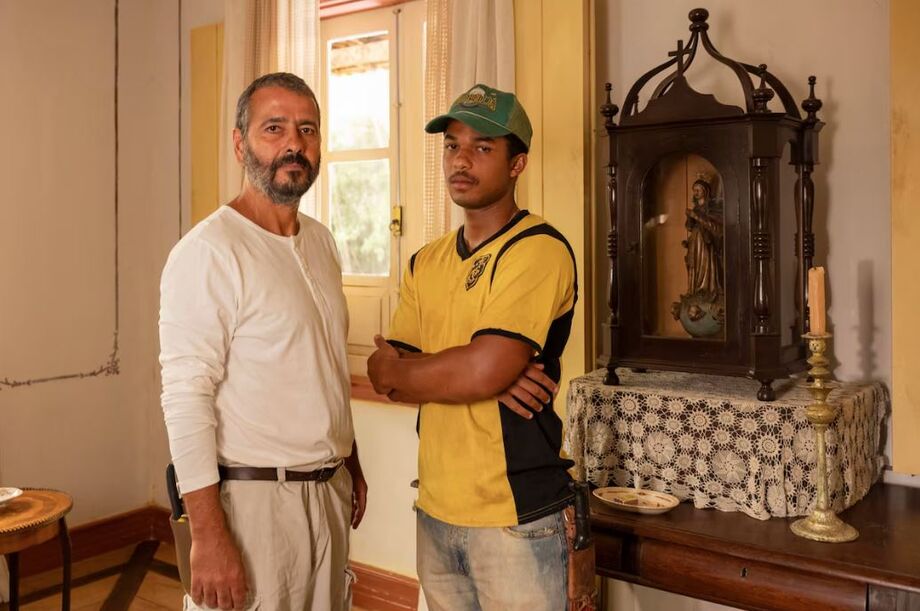 José Inocêncio (Marcos Palmeira) e João Pedro (Juan Paiva) na segunda fase de 'Renascer'