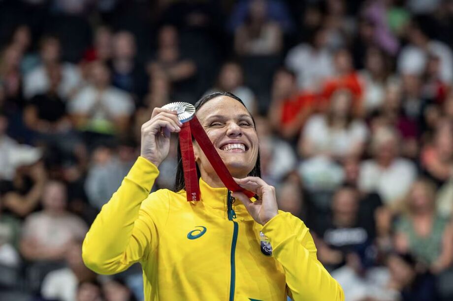 A nadadora Carol Santiago, que se tornou a maior medalhista de ouro brasileira da história dos Jogos Paralímpicos