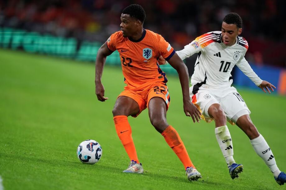 Holanda e Alemanha se enfrentaram pela Liga das Nações da UEFA na Johan Cruijff Arena, em Amsterdã, e empataram por 2 a 2