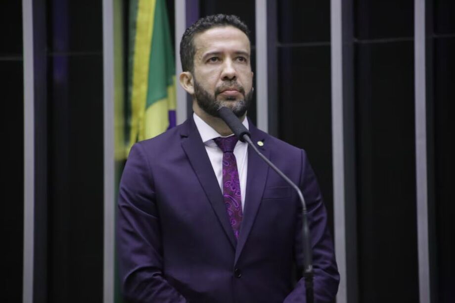 Janones nega acusações e diz ter convicção de que será absolvido