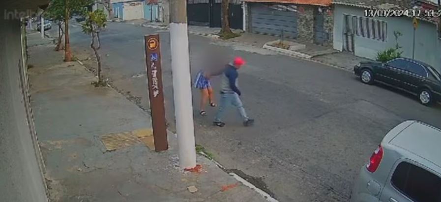Polícia Civil identificou o homem que aparece em vídeos que circulam nas redes sociais atacando mulheres na zona leste de São Paulo