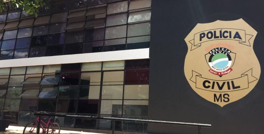 Dezesseis mulheres em Corumbá denunciaram à Polícia Civil que tiveram suas fotos manipuladas com inteligência artificial para parecerem nuas. O autor já foi identificado e indiciado, e a polícia segue investigando o caso, reforçando a gravidade dos crimes