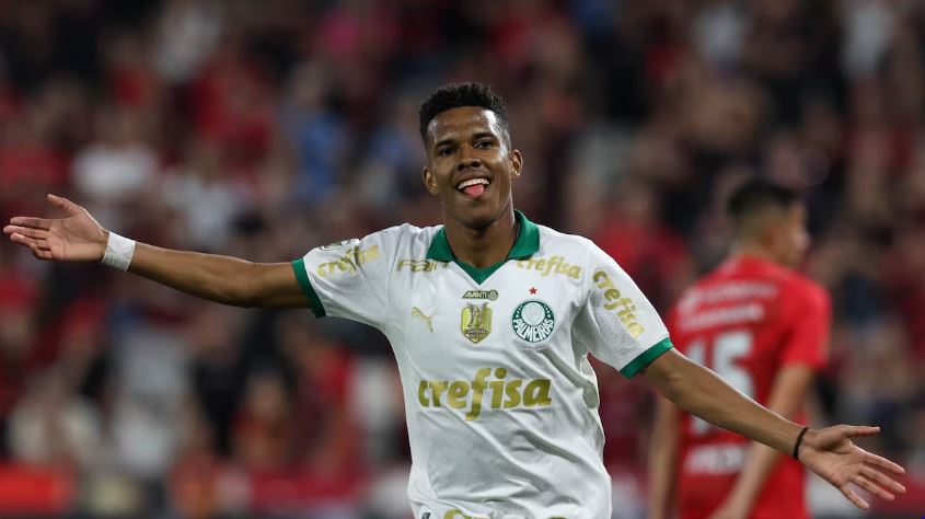 Brilhou a estrela: convocado para a seleção, Estêvão marca em vitória do Palmeiras sobre o Athletico-PR
