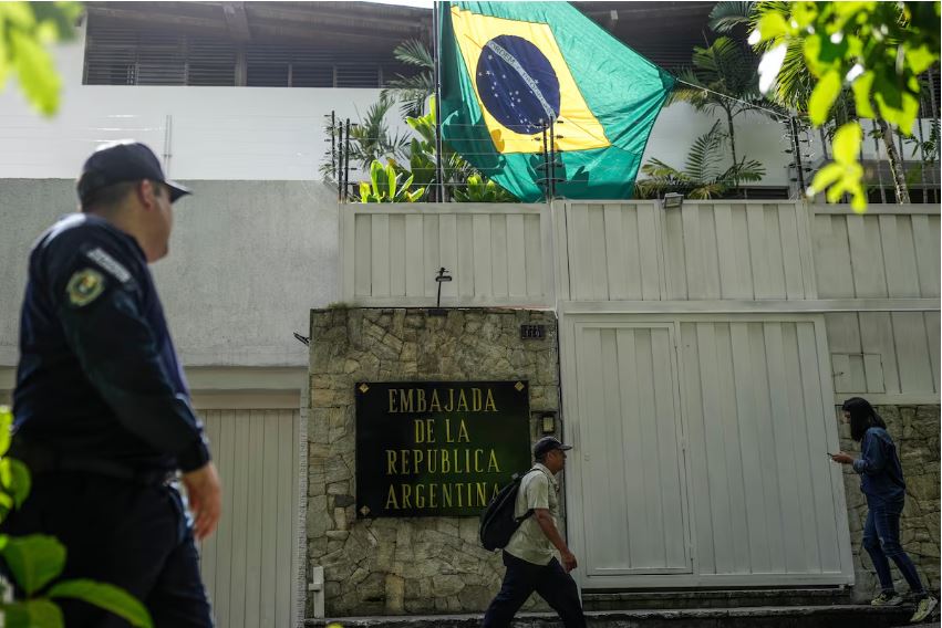 Brasil assumiu a proteção da embaixada da Argentina em Caracas desde que Maduro expulsou todos os diplomatas argentinos em retaliação às posições de Javier Milei