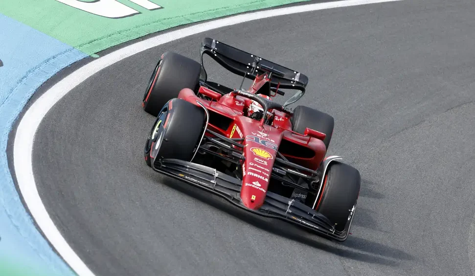 Ferrari lamenta derrota doída em Baku e admite que tem de 'ser mais precisa' na Fórmula 1