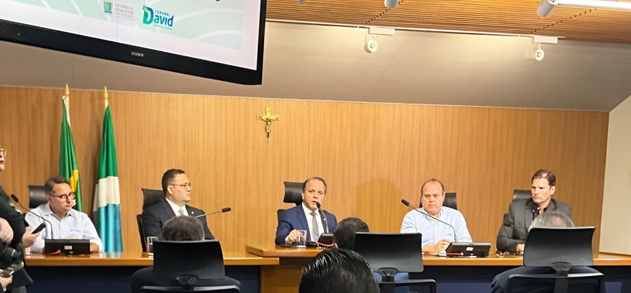 Reunião aconteceu nesta terça-feira