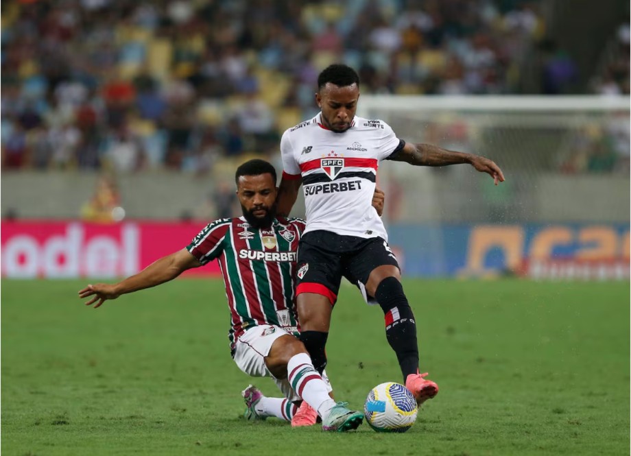São Paulo se revolta e estuda quais medidas tomar após 'conteúdo absurdo' do VAR no jogo com o Fluminense.