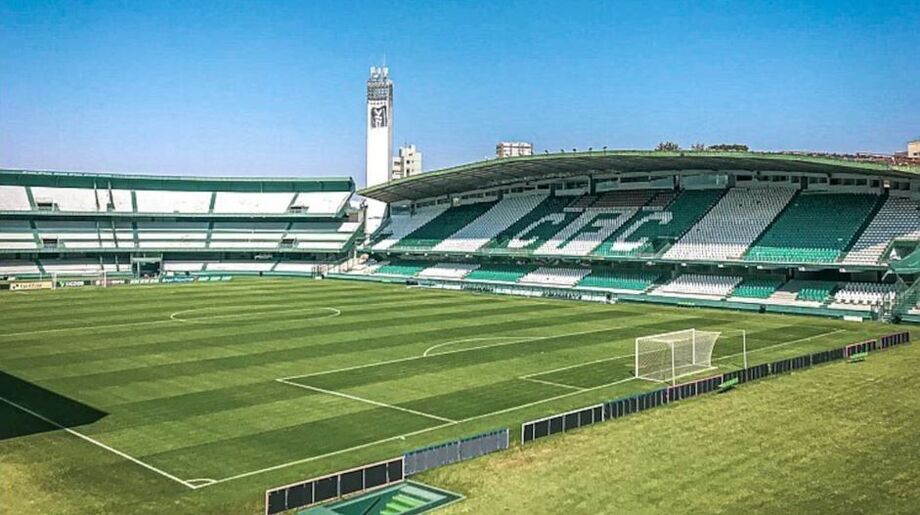 Estádio Couto Pereira vai receber velório de atletas que morreram em acidente de ônibus