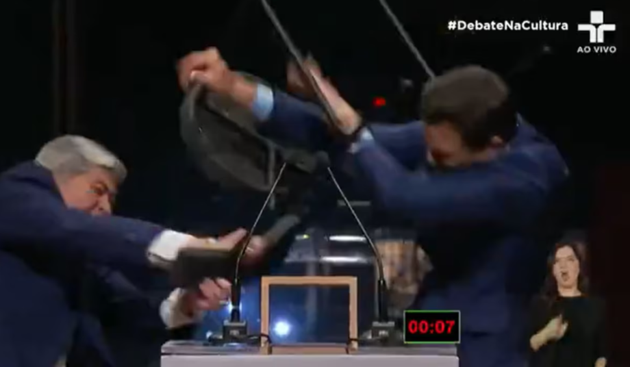 Jose Luiz Datena (PSDB) agrediu Pablo Marçal (PRTB) durante um debate com os candidatos à Prefeitura de São Paulo, neste domingo, 15. O encontro, organizado pela TV Cultura, foi temporariamente interrompido após o incidente.