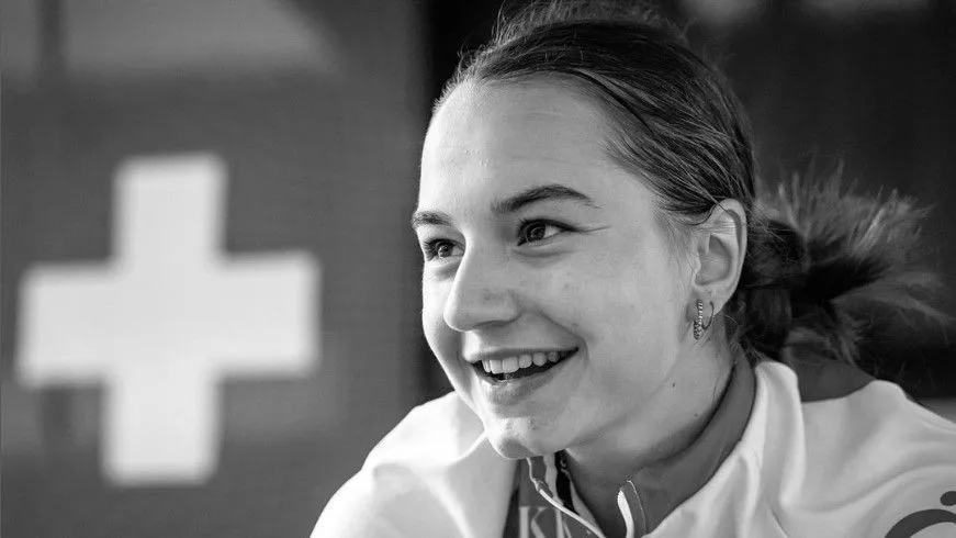 Ciclista suíça de 18 anos morre após sofrer grave acidente no Campeonato Mundial Júnior