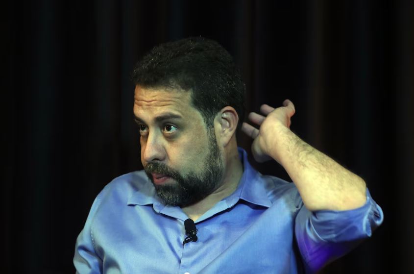 Governo de São Paulo requer na justiça que Boulos pare de usar o nome Poupatempo em sua campanha