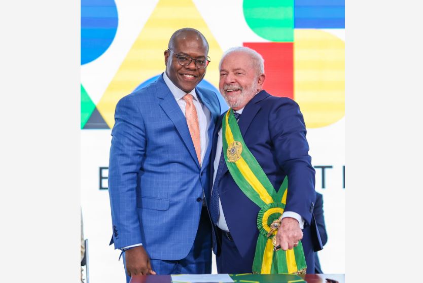 O ex-ministro dos Direitos Humanos Silvio Almeida e o presidente Luiz Inácio Lula da Silva