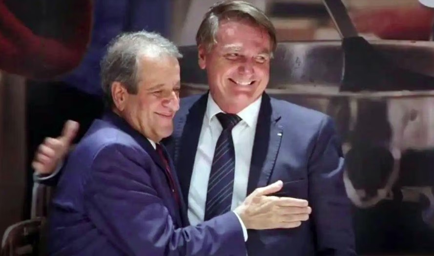 Partido Liberal, de Waldemar da Costa Neto, doou mais de R$ 2 milhões para candidaturas da família bolsonaro