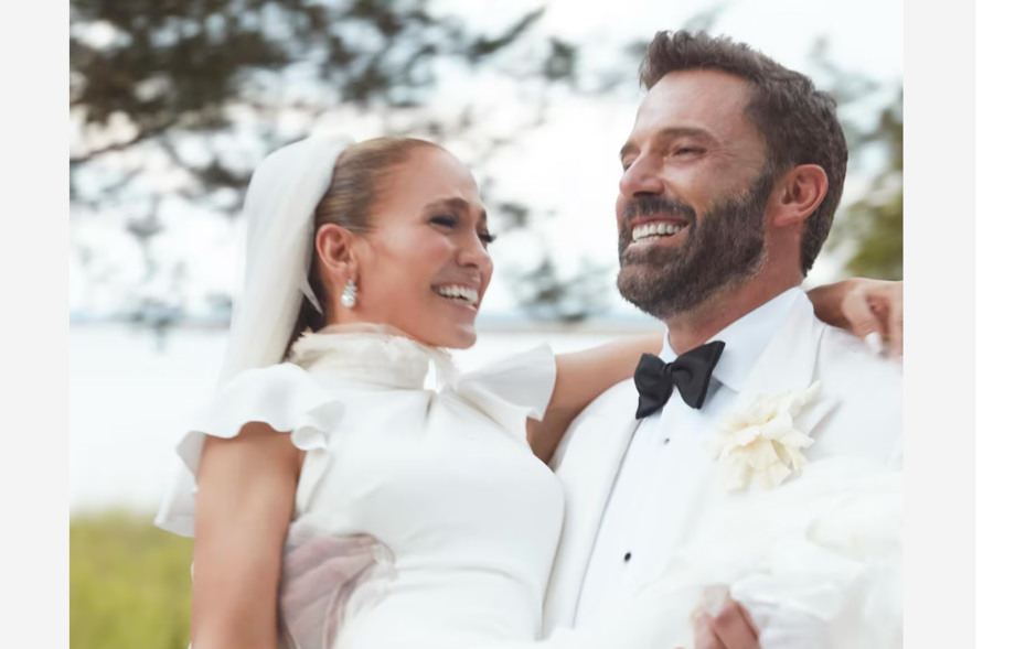 J-Lo e Ben Affleck continuam tendo que arcar com as despesas mensais da casa.