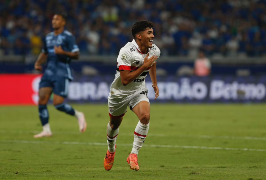 Autor do gol são-paulino, William Gomes foi o melhor jogador em campo.