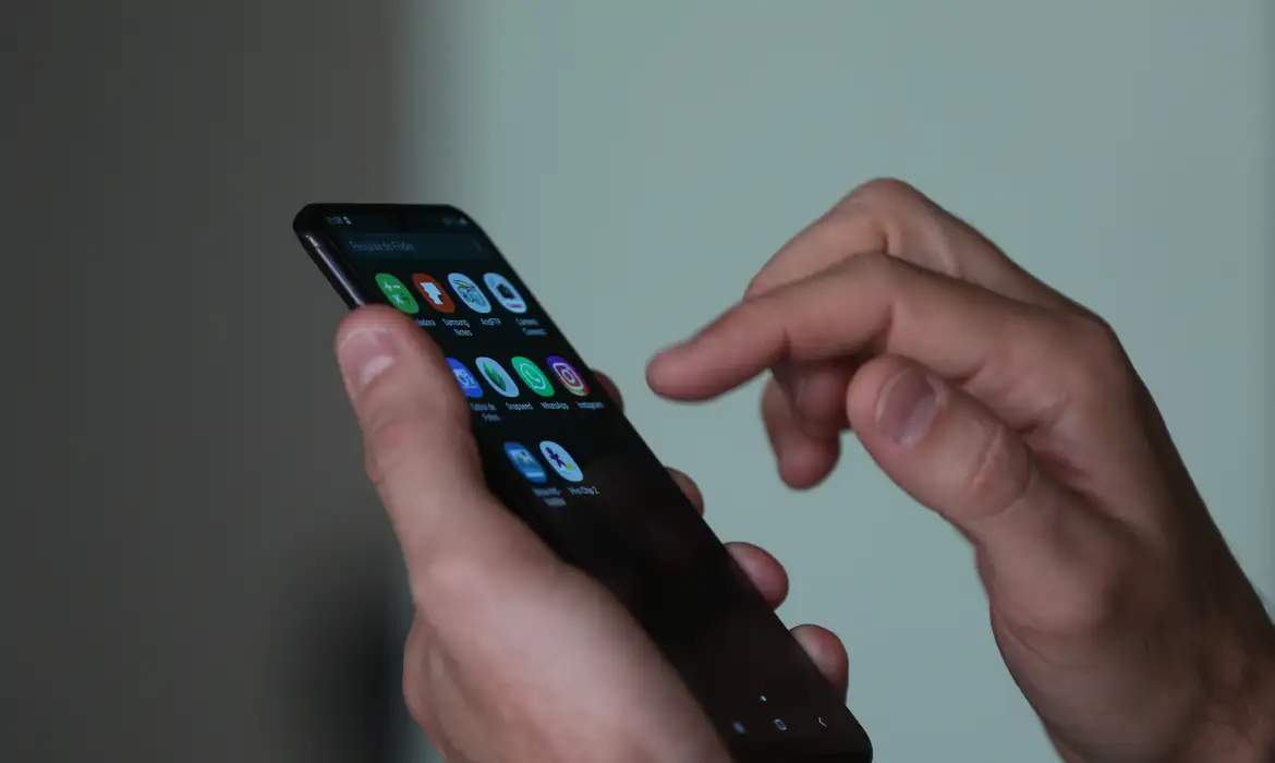 Golpistas virtuais usam tecnologias para prejudicar consumidores.