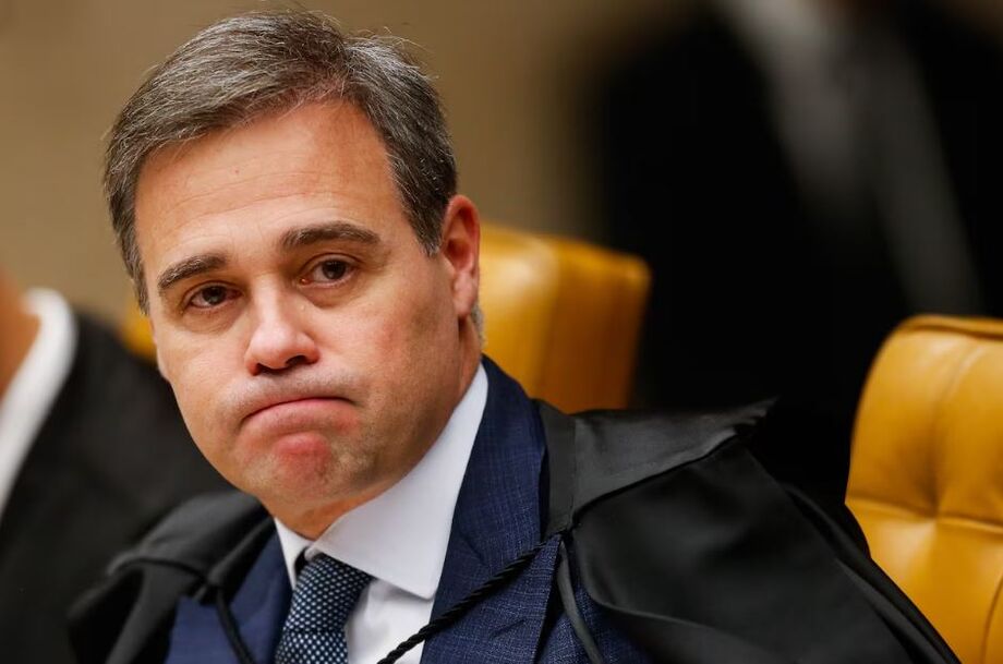 Ministro André Mendonça será o relator das denúncias contra o ex-ministro Silvio Almeida no STF