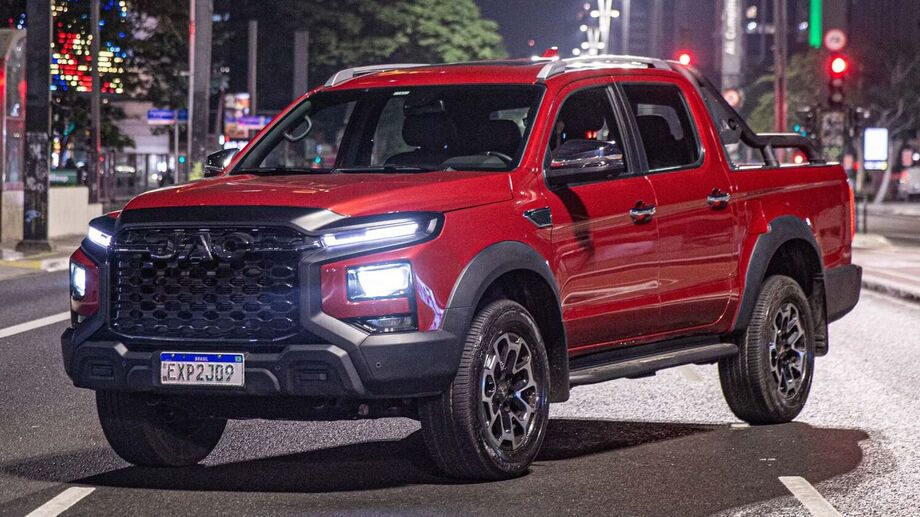 JAC Motors lança a Hunter HD 4x4 no Brasil com test-drive em casa e preço promocional