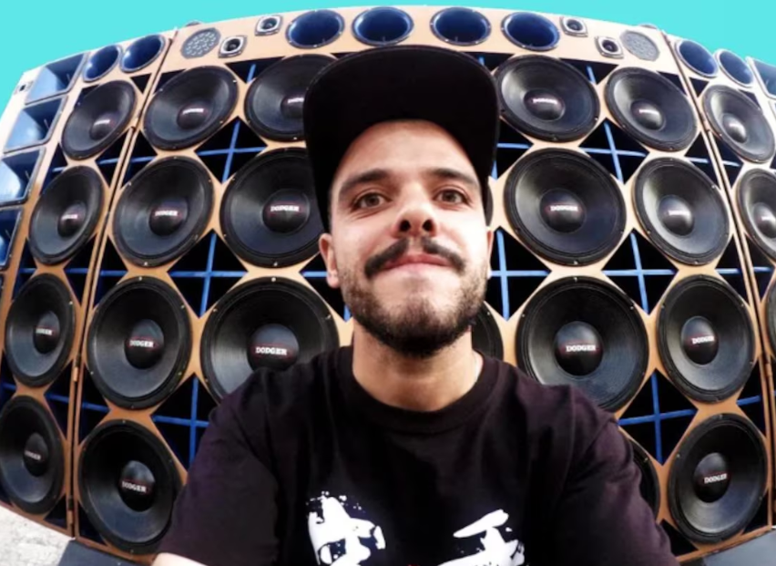 João Rebello, ex-ator mirim da Globo, trabalhava como DJ
