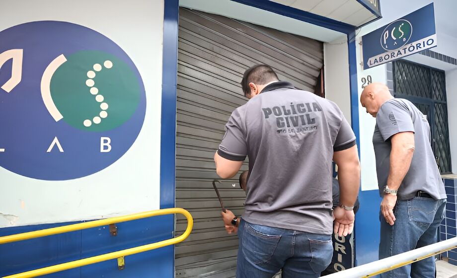 Policiais cumprem mandado de busca em laboratório que emitiu laudos