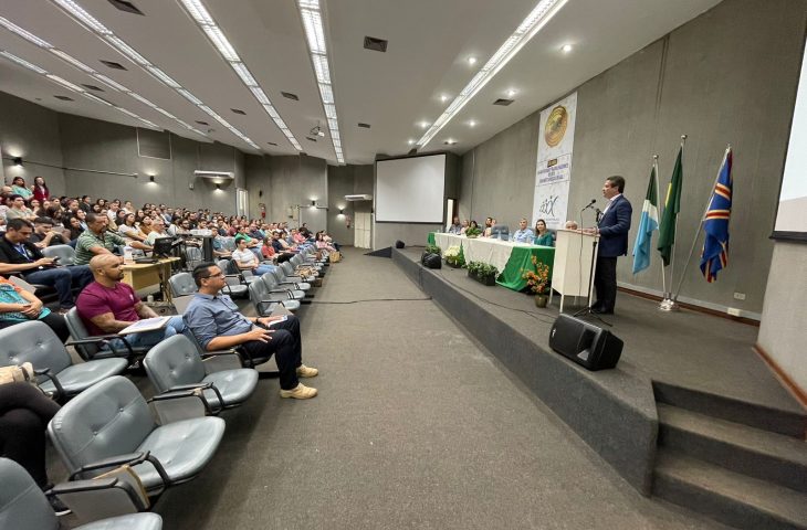 Antes de iniciar os trabalhos no hospital, os novos servidores foram recebidos durante o evento de integração realizado no auditório da Escola de Saúde Pública Dr. Jorge David Nasser