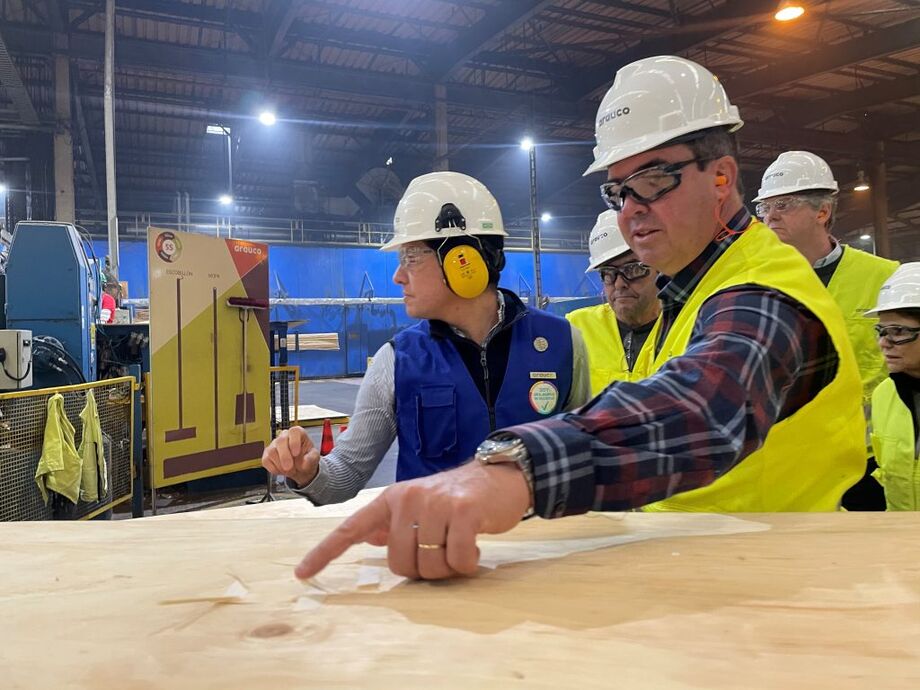 Visita técnica na indústria de processamento de madeira em Mato Grosso do Sul