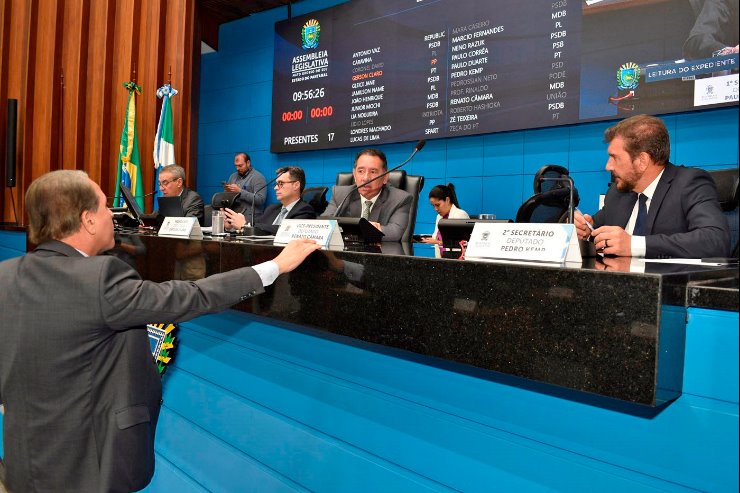 Projetos serão analisados e votados durante sessão plenária, que tem início às 9h com transmissão ao vivo