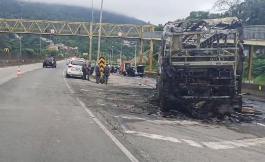 Briga entre torcedores do Palmeiras e do Cruzeiro deixou um morto e 20 feridos neste domingo.