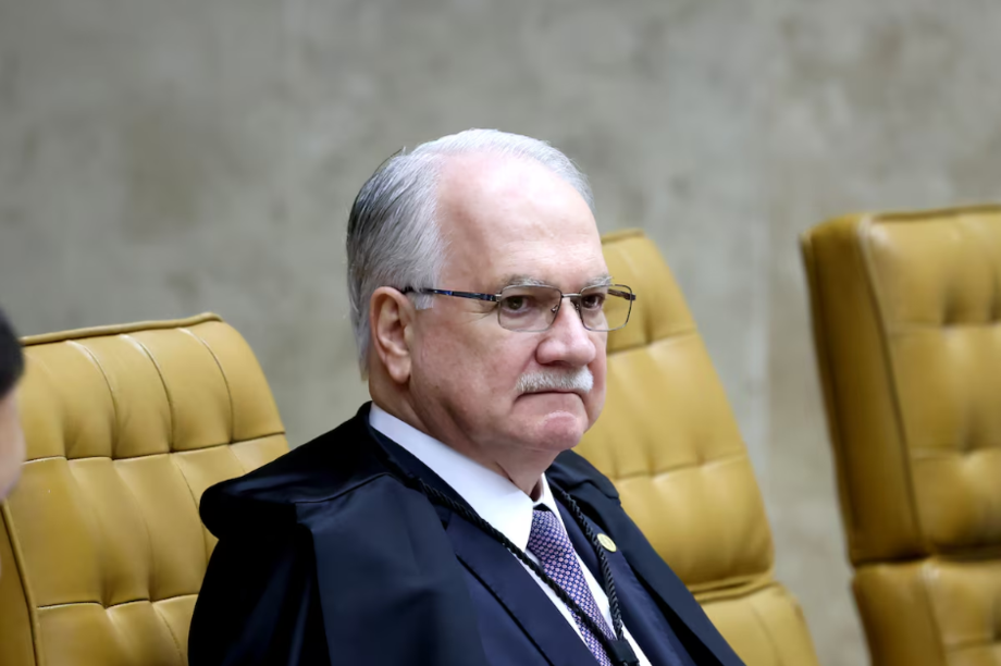 Edson Fachin relata processos que questionam Política Antimanicomial.