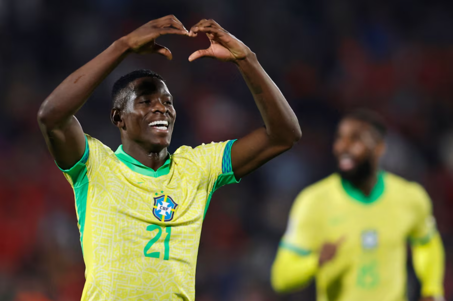 Luiz Henrique saiu do banco para dar vitória à seleção com gol no fim.