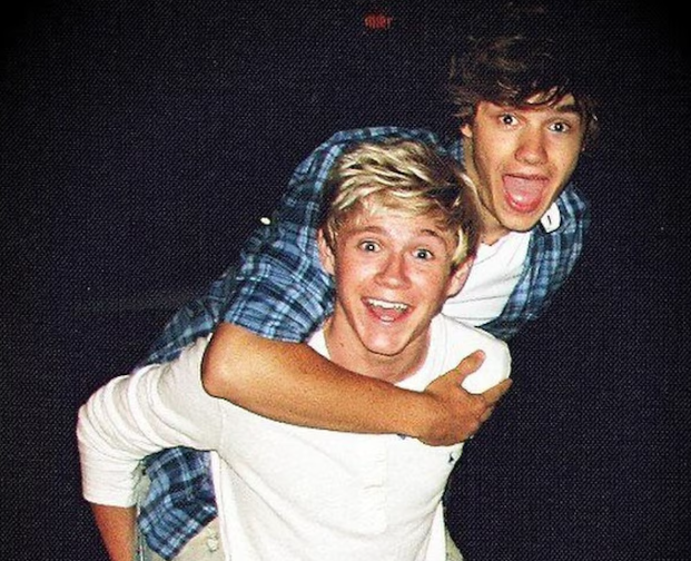 Niall Horan presta homenagem a Liam Payne.
