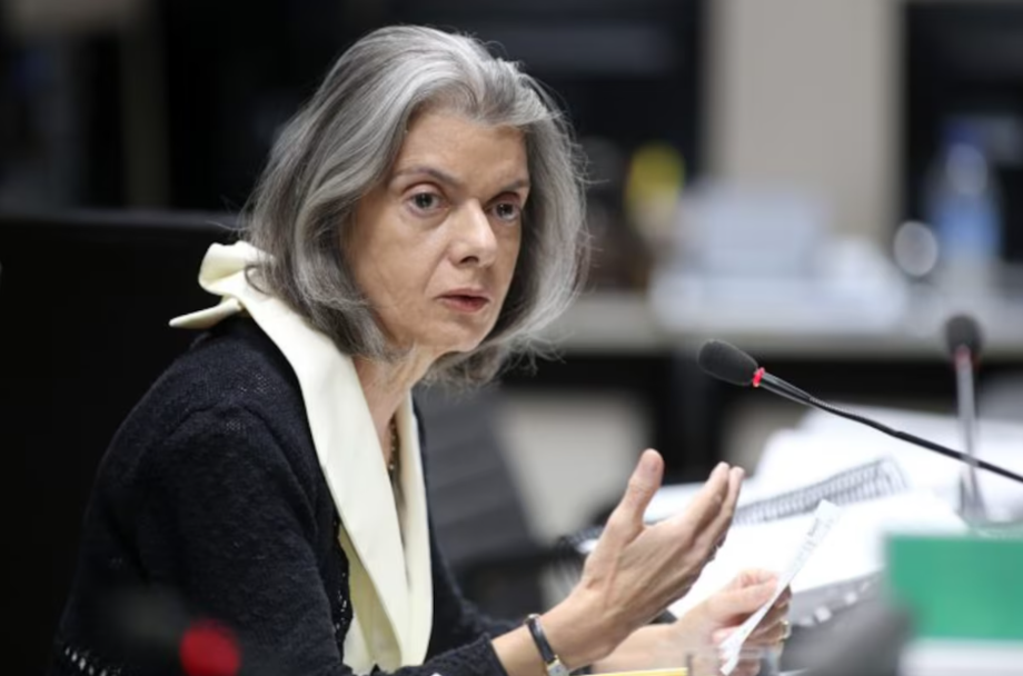 Ministra determinou que Executivo e Legislativo enviem informações ao STF.