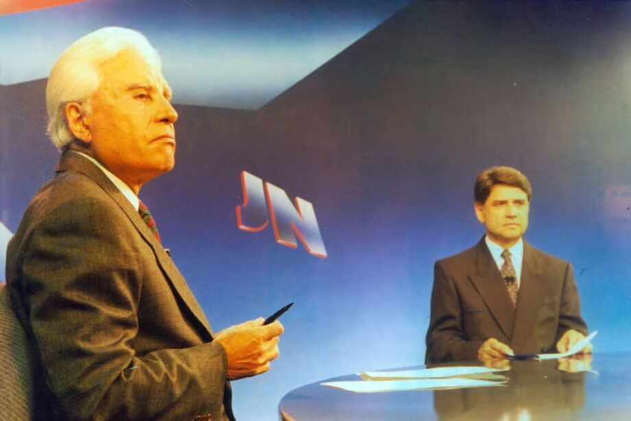 Cid Moreira apresentou o Jornal Nacional por 27 anos depois de estrear o programa em 1969 na Rede Globo