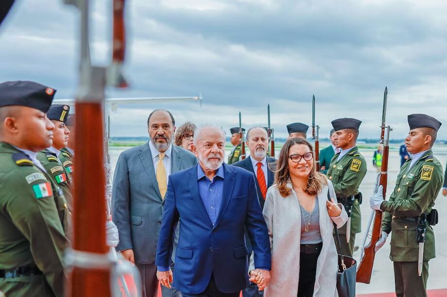 Presidente da República, Luiz Inácio Lula da Silva, durante Chegada à Cidade do México Aeroporto Internacional Felipe Ángeles - Cidade do México