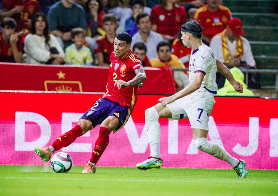 Espanha derrota Sérvia e mantém a ponta do Grupo 4 da Liga das Nações