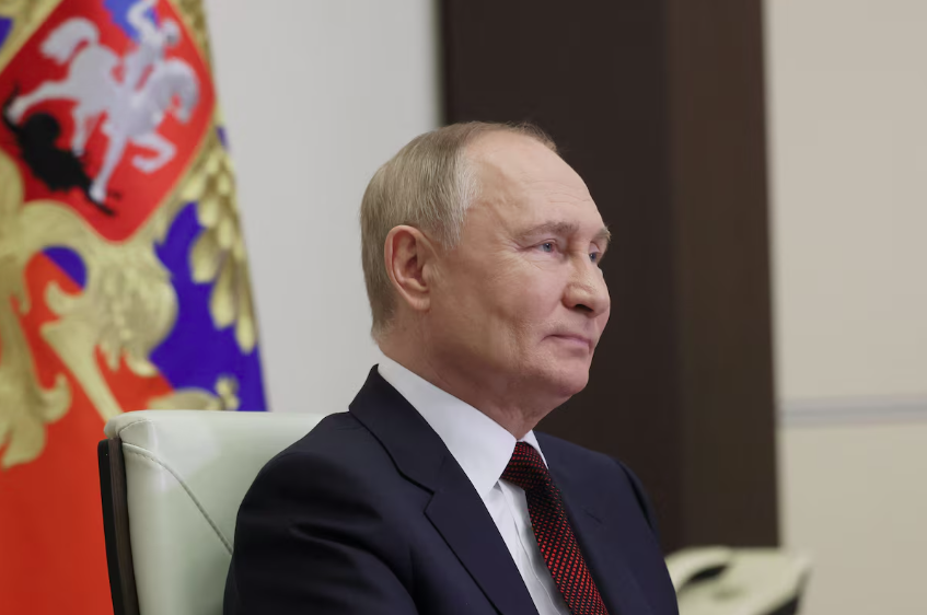 Imagem do dia 30 de setembro mostra presidente da Rússia, Vladimir Putin, durante uma reunião em Moscou