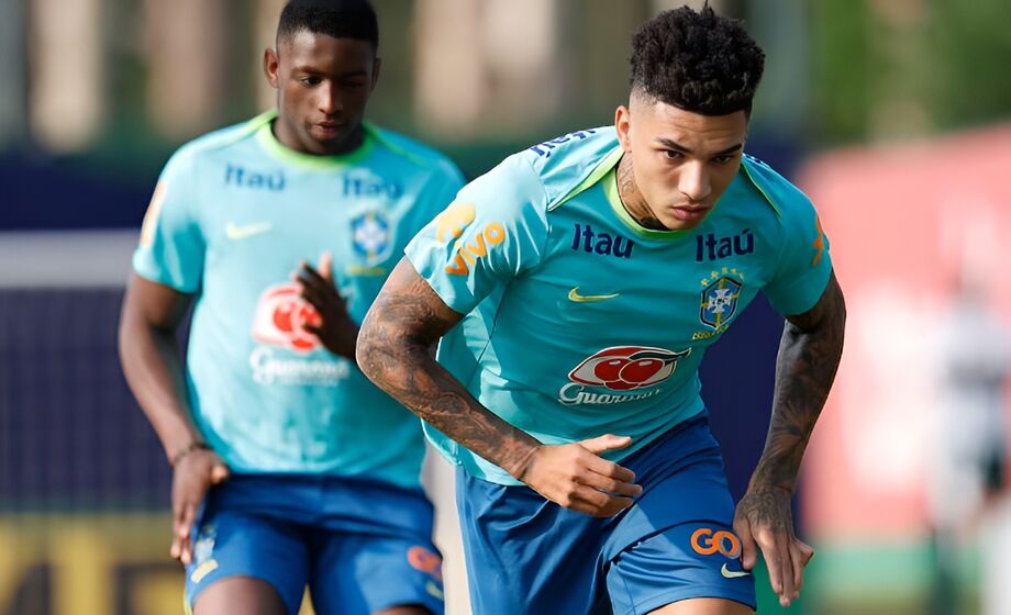 Igor Jesus foi escolhido por Dorival Júnior como titular da seleção brasileira