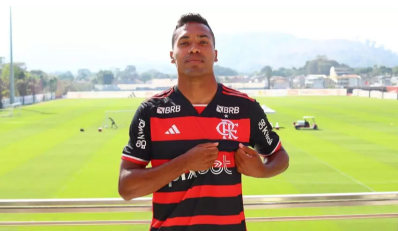 Alex Sandro sente dores na coxa e é poupado no Flamengo para clássico e volta da Copa do Brasil