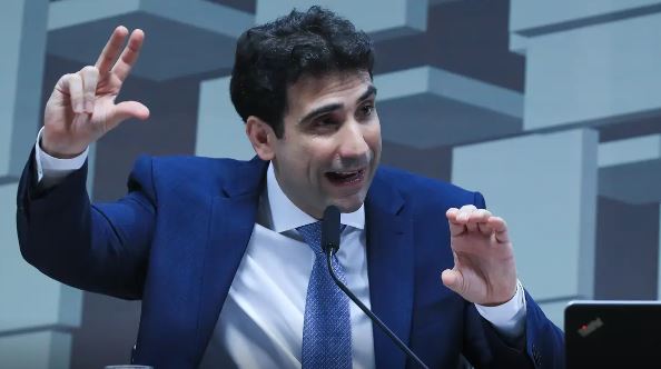 O economista Gabriel Galípolo foi aprovado ontem (08) para presidir o Banco Central