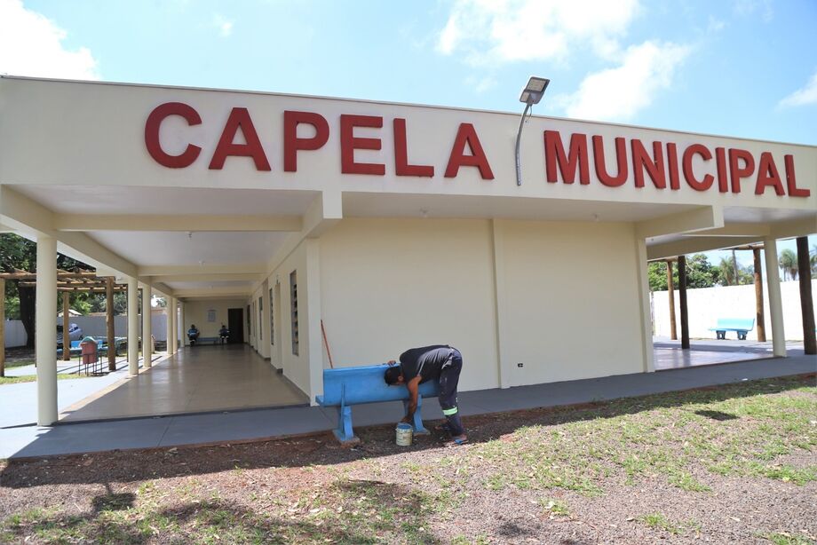 No Cemitério Santo Antônio estão sepultadas 16.013 pessoas. No Santo Amaro são 49.081 túmulos e, no Cemitério São Sebastião, conhecido como Cruzeiro, são aproximadamente 33.834 túmulos