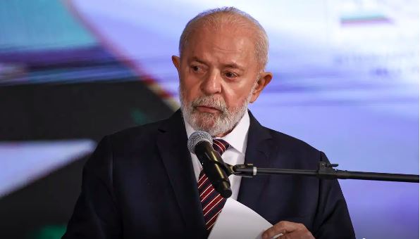 Lula: Acidente foi 'grave' e médicos aguardam para calcular 'estragos' da batida